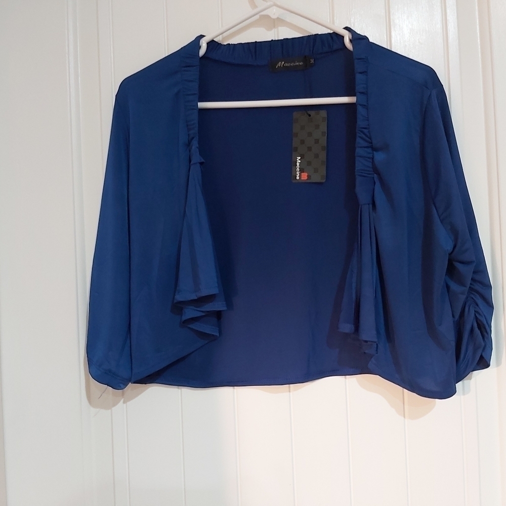 👚NWT MACHINE CROPPED SHRUG// B1